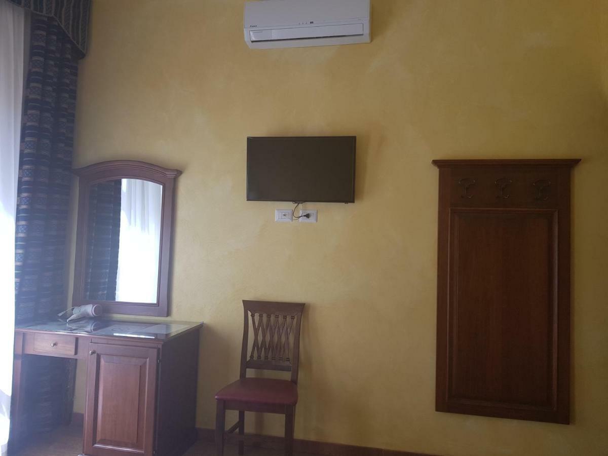 3 Lati Di Pitagora B&B โรม ภายนอก รูปภาพ